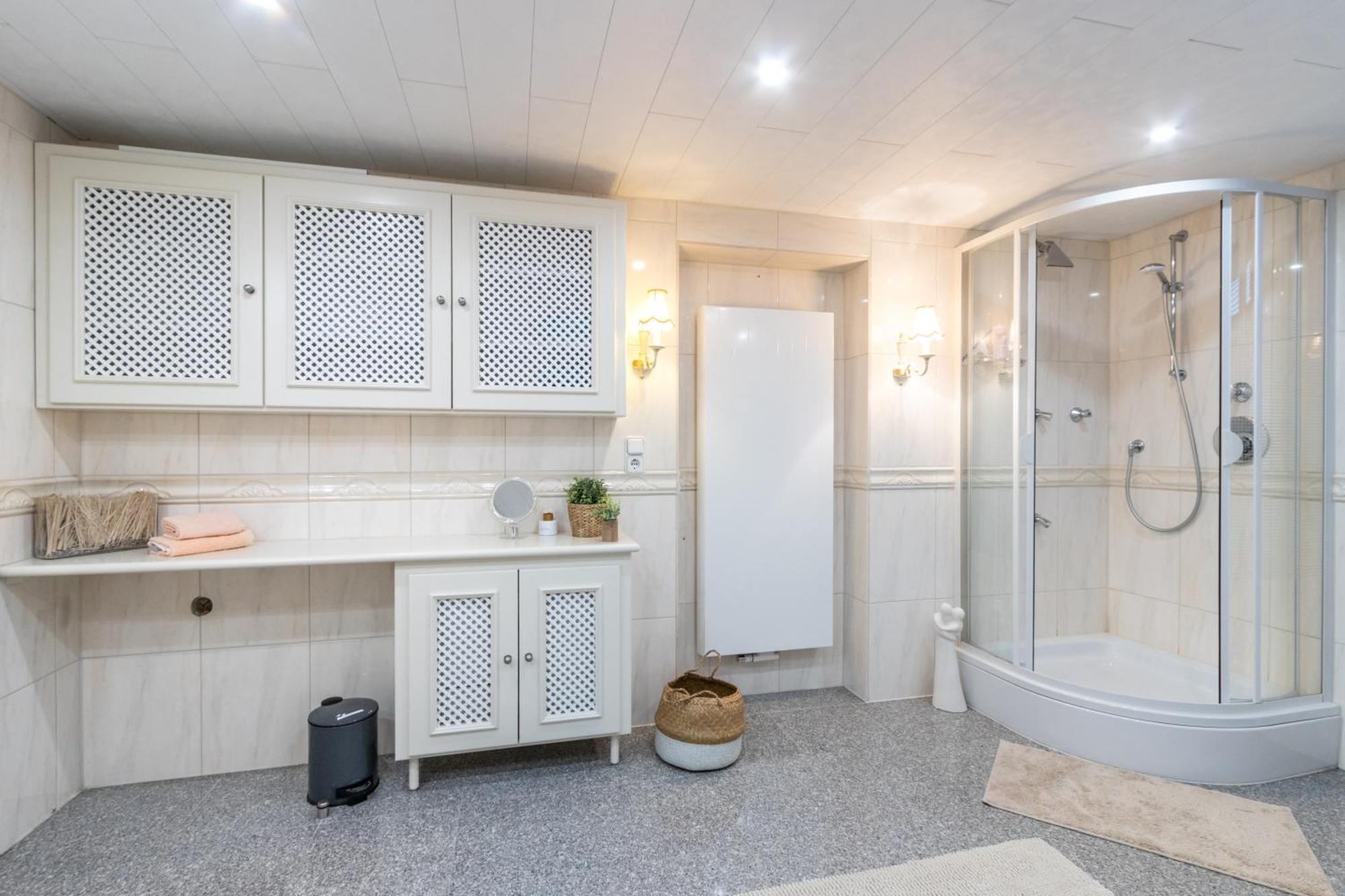 Eifelbergversteck Grosse Und Moderne Einliegerwohnung In Mayen Extérieur photo